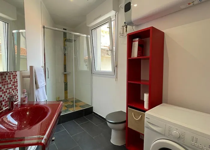 מלון דירות Central 3*