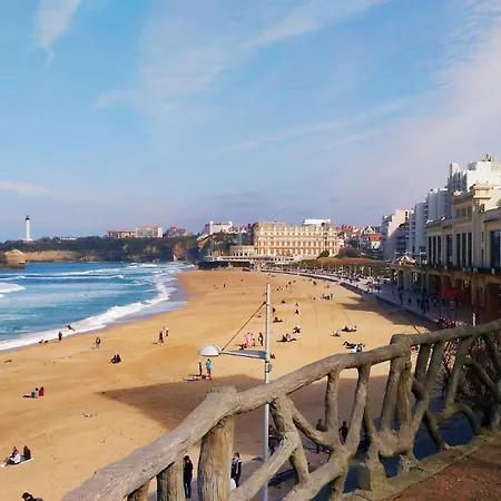 Central מלון דירות 3*