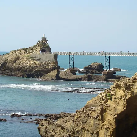 Central Apartahotel Biarriz